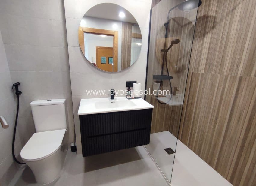Apartamento de 2 habitaciones en Hacienda Riquelme en venta con piscina - 169.995 € (Ref: 9812471)