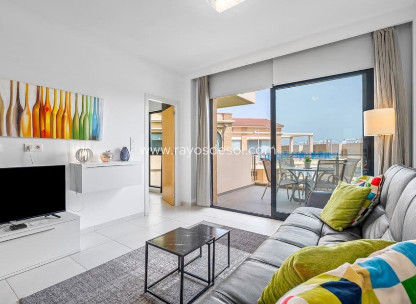 2 makuuhuone Huoneisto myytävänä paikassa La Zenia mukana uima-altaan - 249 900 € (Ref: 9812477)