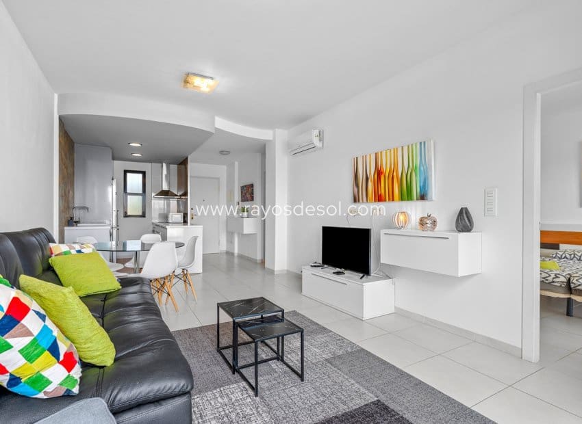 2 makuuhuone Huoneisto myytävänä paikassa La Zenia mukana uima-altaan - 249 900 € (Ref: 9812477)