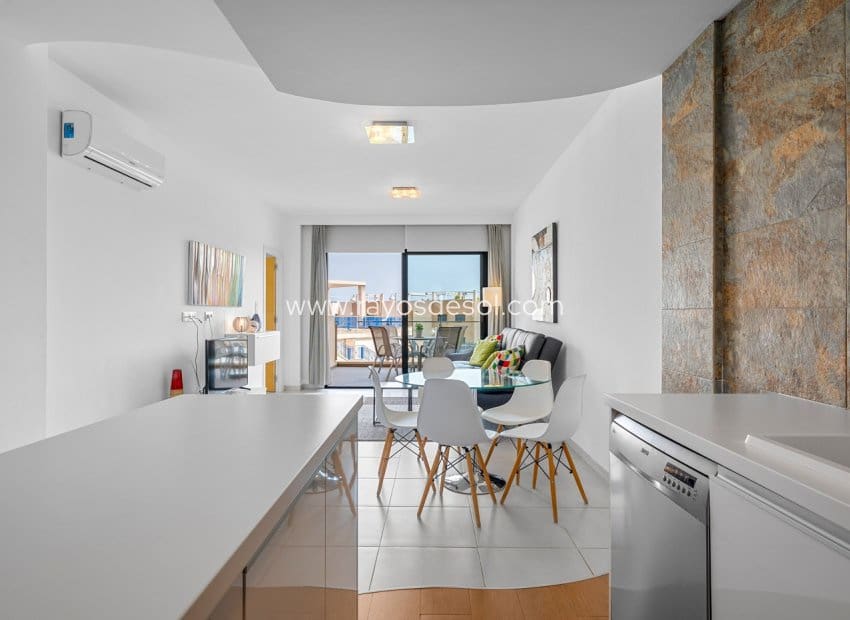 2 makuuhuone Huoneisto myytävänä paikassa La Zenia mukana uima-altaan - 249 900 € (Ref: 9812477)