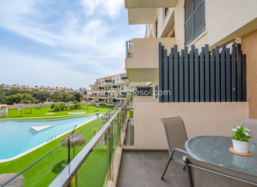 2 makuuhuone Huoneisto myytävänä paikassa La Zenia mukana uima-altaan - 249 900 € (Ref: 9812477)