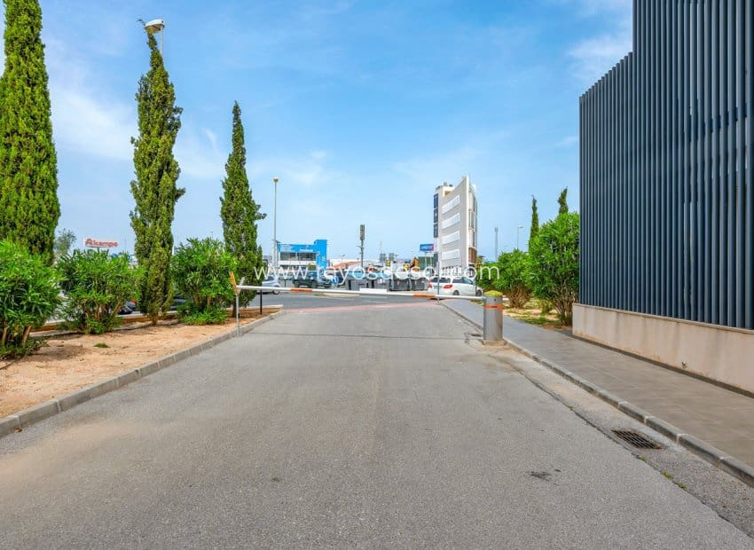 2 makuuhuone Huoneisto myytävänä paikassa La Zenia mukana uima-altaan - 249 900 € (Ref: 9812477)