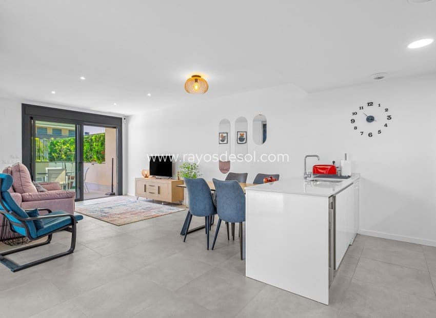 3 Zimmer Apartment zu verkaufen in Dehesa de Campoamor mit Pool - 349.000 € (Ref: 9815063)
