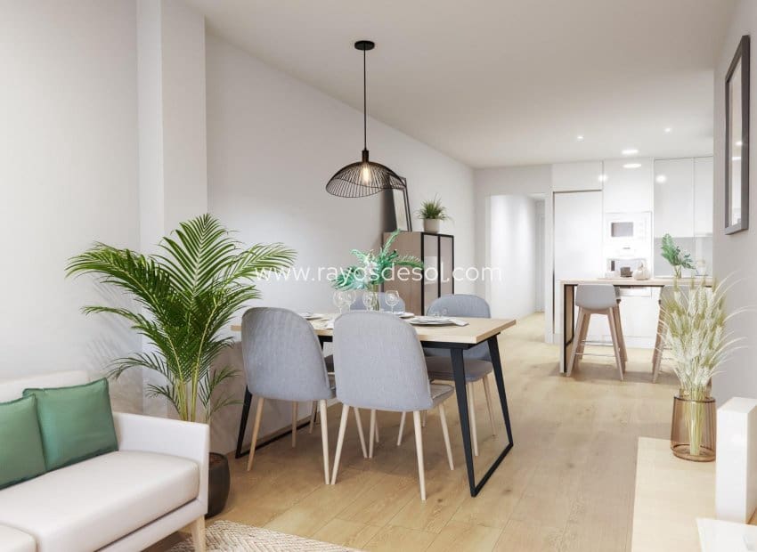 Apartamento de 2 habitaciones en Torrevieja en venta con piscina - 260.000 € (Ref: 9815064)
