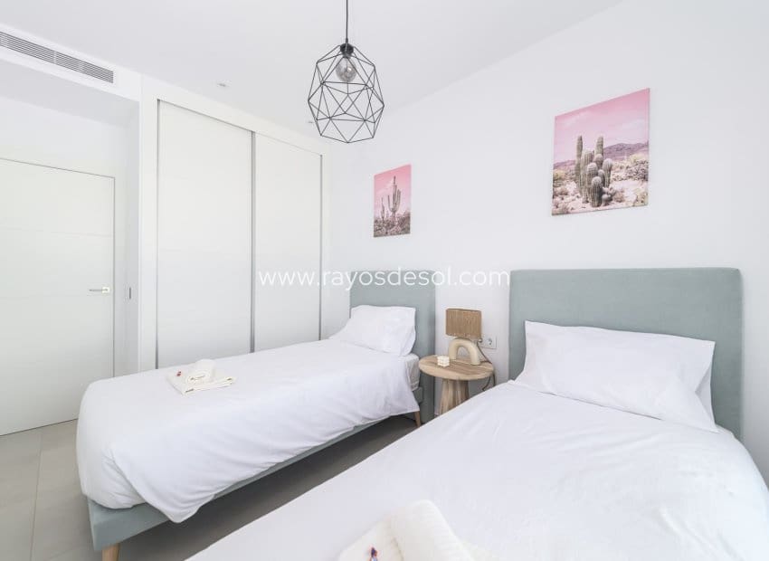 2 chambre Appartement à vendre à Pilar de la Horadada avec piscine - 275 000 € (Ref: 9816001)