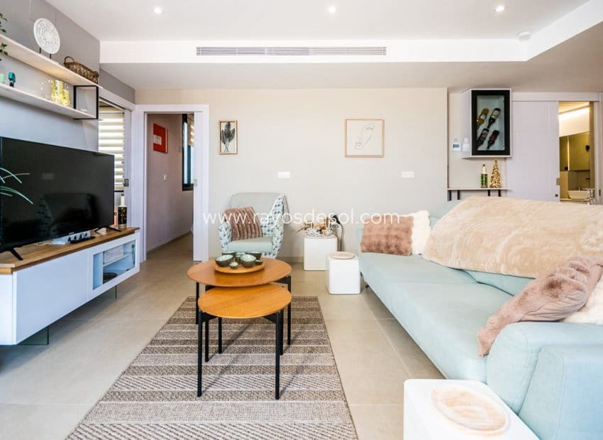 3 sypialnia Penthouse na sprzedaż w San Pedro del Pinatar z basenem - 339 000 € (Ref: 9816002)