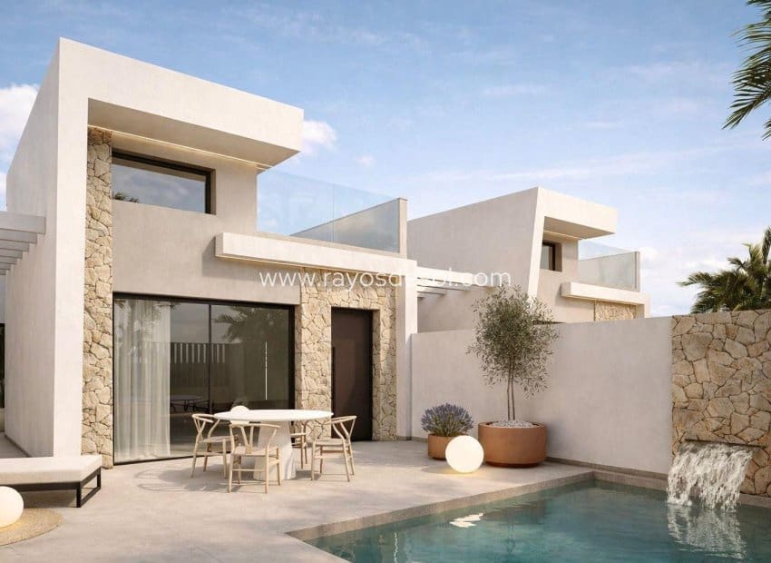 3 quarto Moradia para venda em Los Alcazares com piscina - 453 000 € (Ref: 9825831)