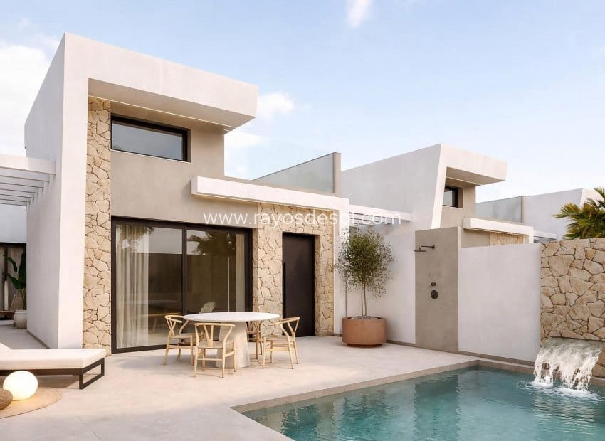 3 bedroom Villa for sale in Los Alcazares with pool - € 453,000 (Ref: 9825831)