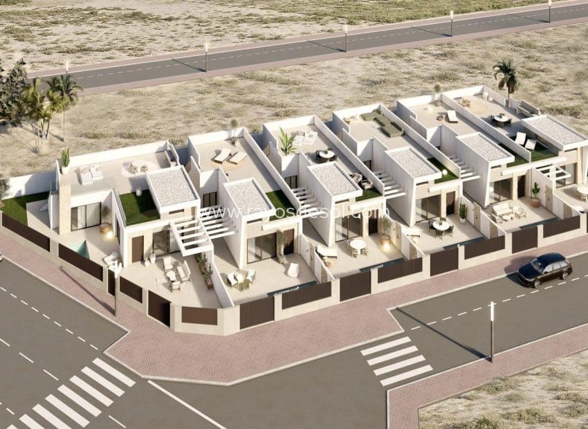 3 bedroom Villa for sale in Los Alcazares with pool - € 453,000 (Ref: 9825831)