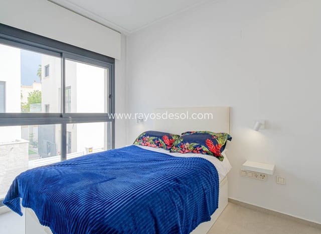 4 bedroom Villa for sale in Punta Prima, Torrevieja with pool - € 650,000 (Ref: 9835076)