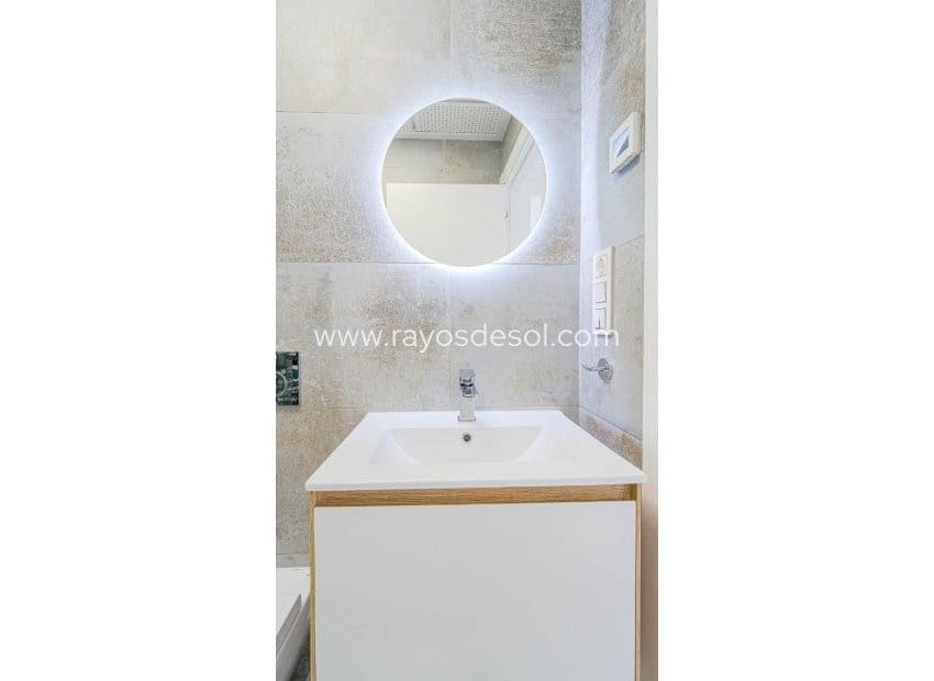 4 sypialnia Willa na sprzedaż w Punta Prima z basenem - 650 000 € (Ref: 9835076)