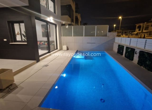 4 makuuhuone Huvila myytävänä paikassa Punta Prima, Torrevieja mukana uima-altaan - 650 000 € (Ref: 9835076)