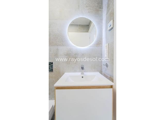 4 quarto Moradia para venda em Punta Prima, Torrevieja com piscina - 650 000 € (Ref: 9835076)