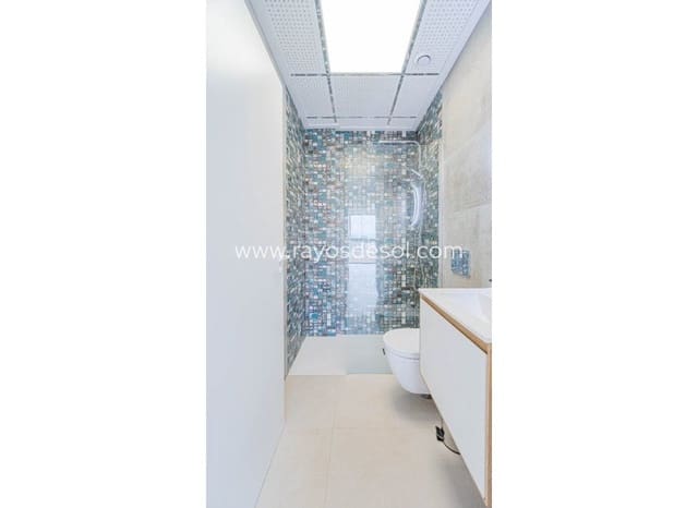 4 camera da letto Villa in vendita in Punta Prima, Torrevieja con piscina - 650.000 € (Rif: 9835076)