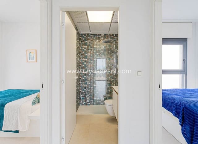 4 camera da letto Villa in vendita in Punta Prima, Torrevieja con piscina - 650.000 € (Rif: 9835076)