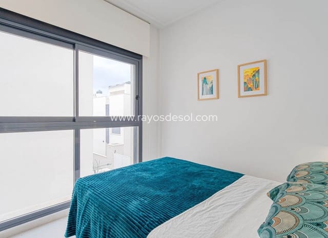4 camera da letto Villa in vendita in Punta Prima, Torrevieja con piscina - 650.000 € (Rif: 9835076)