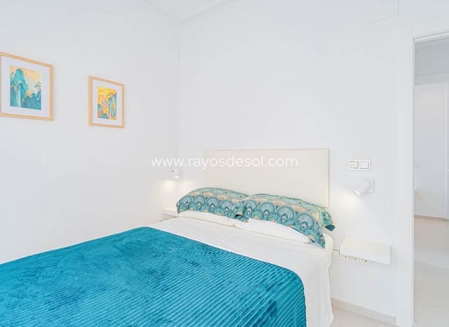 4 camera da letto Villa in vendita in Punta Prima, Torrevieja con piscina - 650.000 € (Rif: 9835076)
