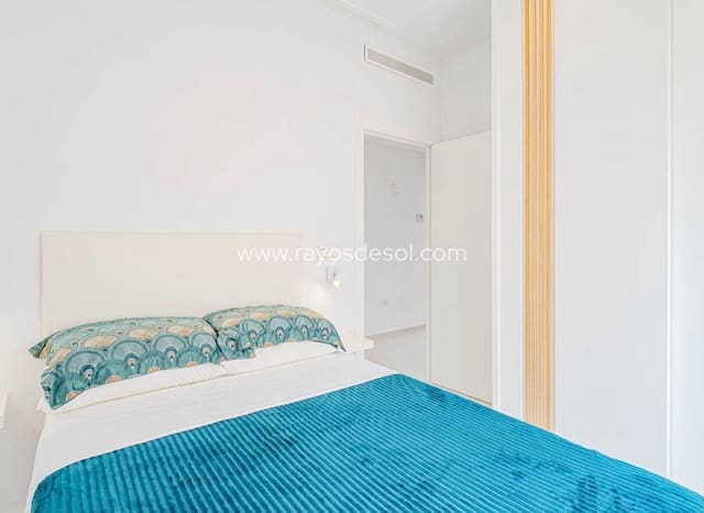 4 camera da letto Villa in vendita in Punta Prima, Torrevieja con piscina - 650.000 € (Rif: 9835076)