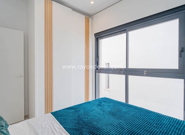 4 camera da letto Villa in vendita in Punta Prima, Torrevieja con piscina - 650.000 € (Rif: 9835076)