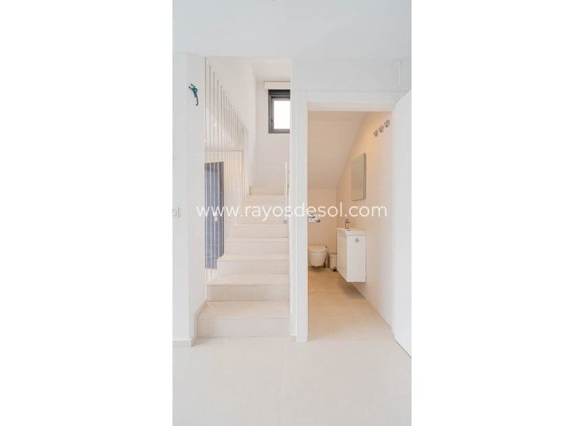 4 sypialnia Willa na sprzedaż w Punta Prima z basenem - 650 000 € (Ref: 9835076)