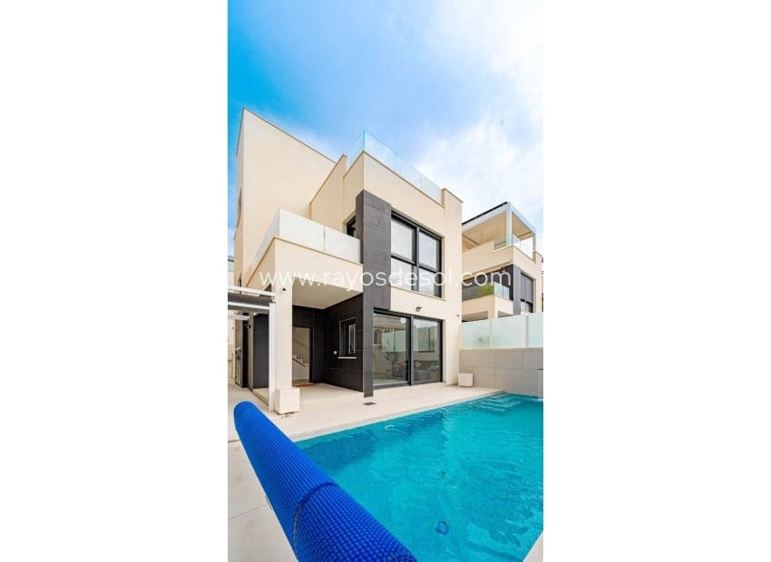 4 sypialnia Willa na sprzedaż w Punta Prima z basenem - 650 000 € (Ref: 9835076)