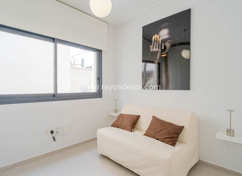 4 sypialnia Willa na sprzedaż w Punta Prima z basenem - 650 000 € (Ref: 9835076)
