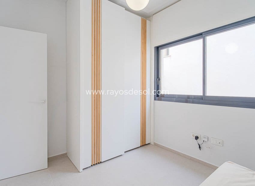 4 sypialnia Willa na sprzedaż w Punta Prima z basenem - 650 000 € (Ref: 9835076)