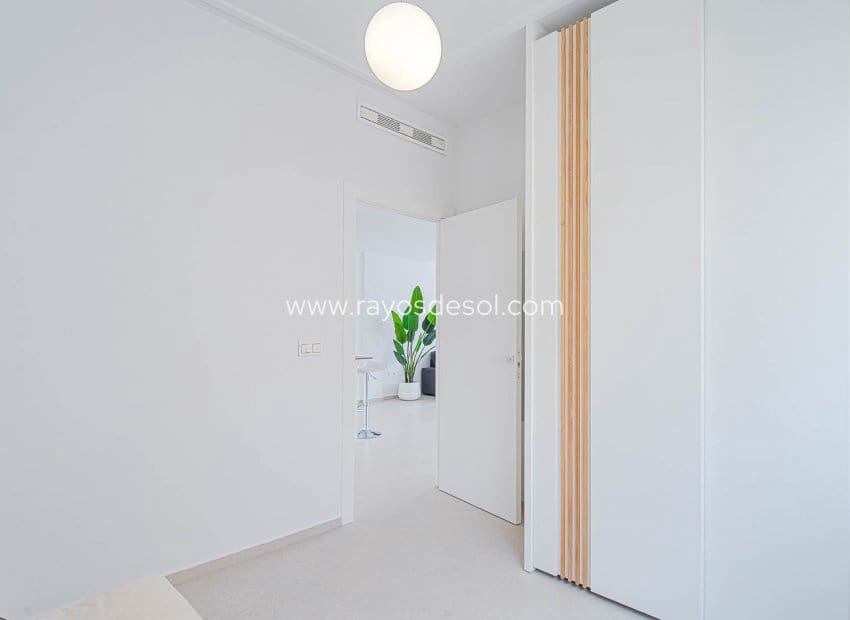 4 sypialnia Willa na sprzedaż w Punta Prima z basenem - 650 000 € (Ref: 9835076)