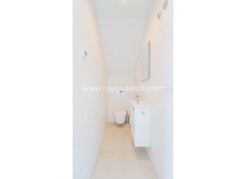 4 sypialnia Willa na sprzedaż w Punta Prima z basenem - 650 000 € (Ref: 9835076)