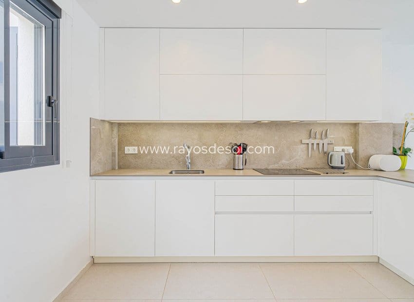 4 sypialnia Willa na sprzedaż w Punta Prima z basenem - 650 000 € (Ref: 9835076)