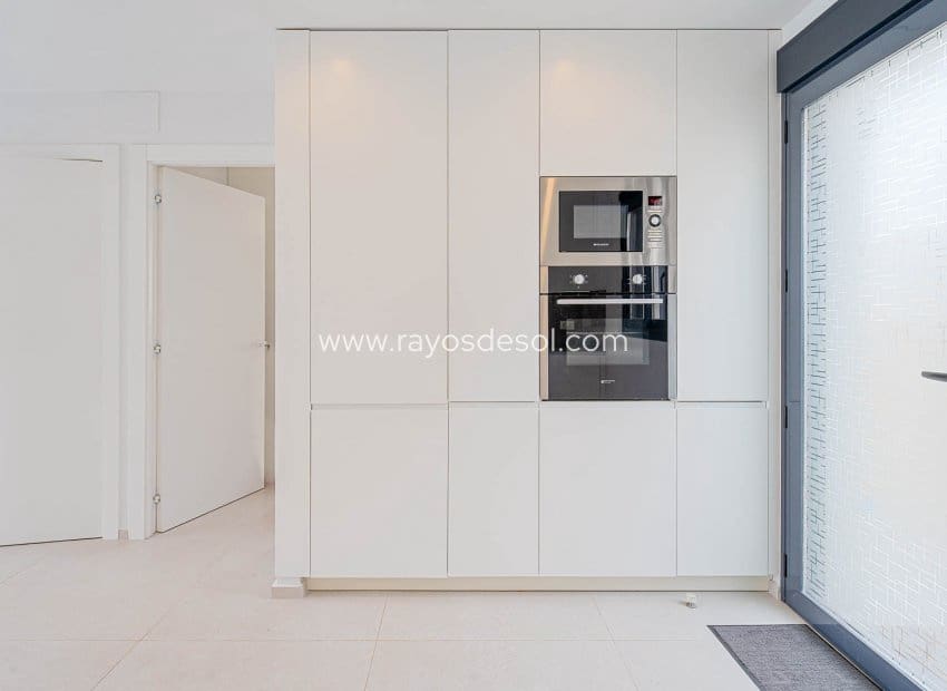4 sypialnia Willa na sprzedaż w Punta Prima z basenem - 650 000 € (Ref: 9835076)