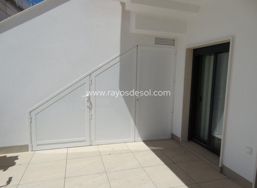 2 bedroom Apartment for sale in Pilar de la Horadada with pool - € 265,000 (Ref: 9835078)