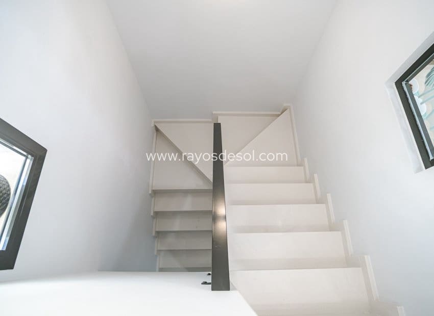 3 sovrum Lägenhet till salu i Torrevieja med pool - 349 000 € (Ref: 9841331)