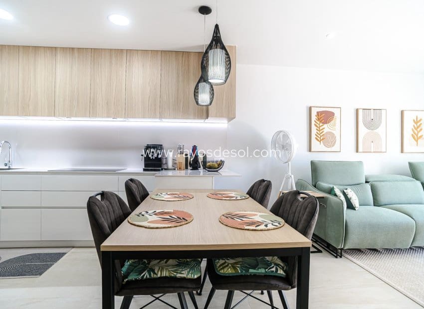 3 sovrum Lägenhet till salu i Torrevieja med pool - 349 000 € (Ref: 9841331)
