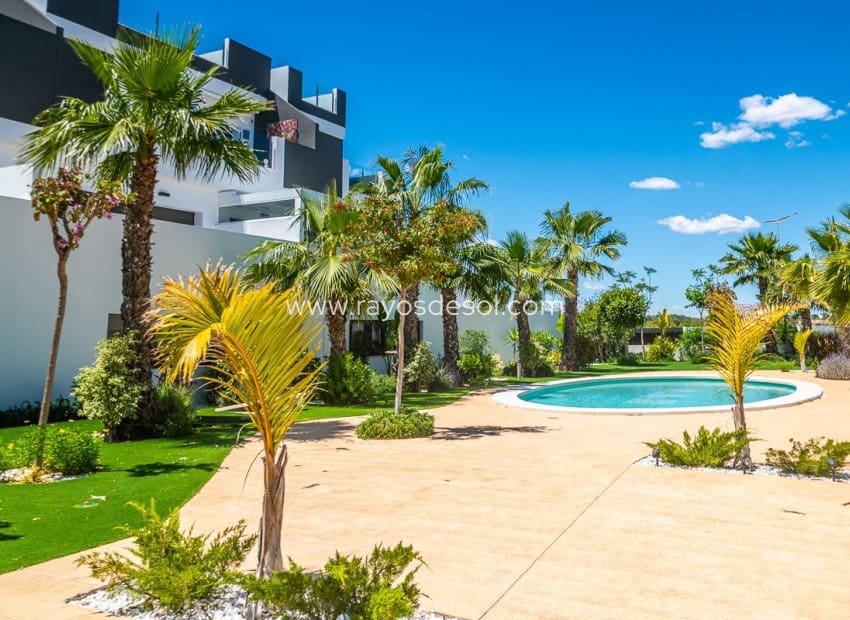 3 chambre Appartement à vendre à Torrevieja avec piscine - 339 000 € (Ref: 9841331)
