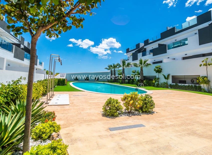 3 chambre Appartement à vendre à Torrevieja avec piscine - 339 000 € (Ref: 9841331)