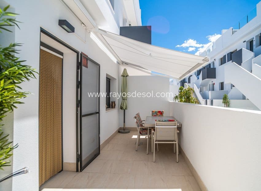 3 chambre Appartement à vendre à Torrevieja avec piscine - 339 000 € (Ref: 9841331)