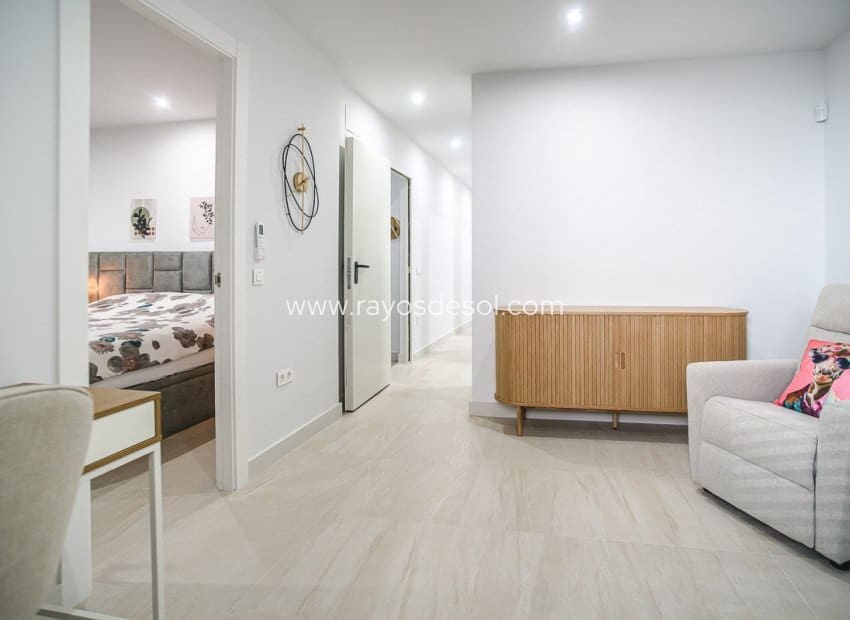 3 chambre Appartement à vendre à Torrevieja avec piscine - 339 000 € (Ref: 9841331)