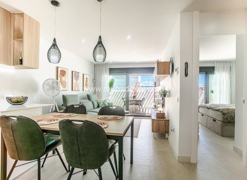 3 chambre Appartement à vendre à Torrevieja avec piscine - 339 000 € (Ref: 9841331)