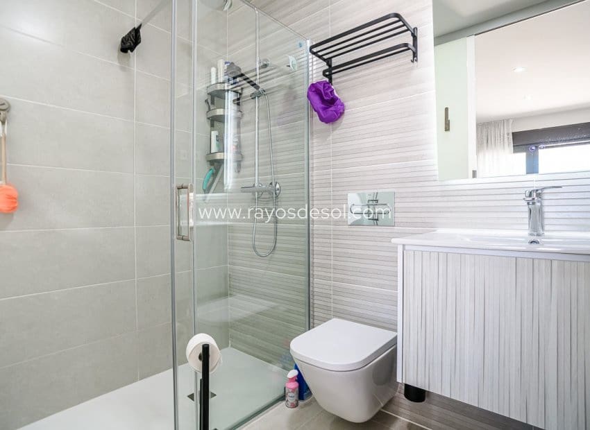 3 chambre Appartement à vendre à Torrevieja avec piscine - 339 000 € (Ref: 9841331)