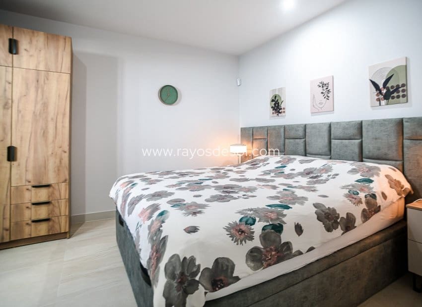 3 chambre Appartement à vendre à Torrevieja avec piscine - 339 000 € (Ref: 9841331)