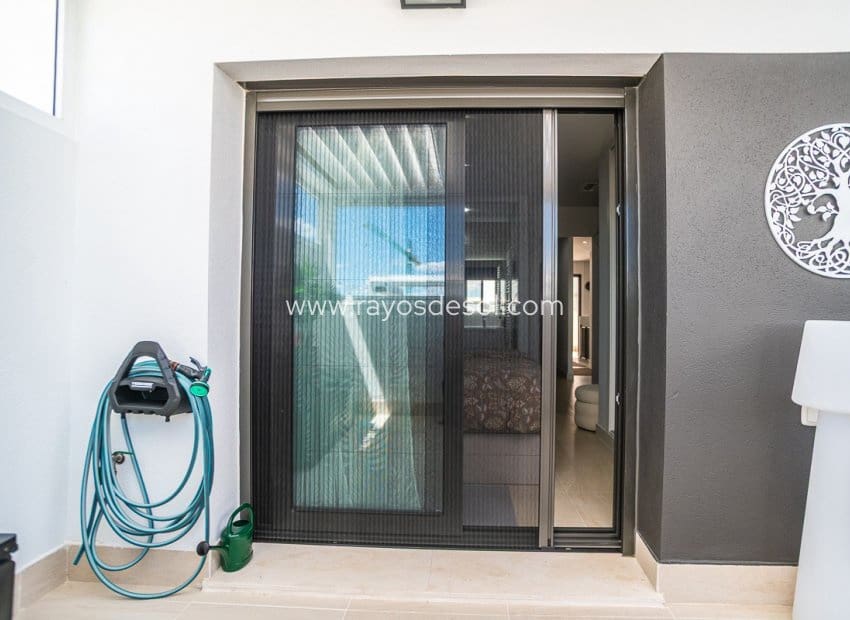 3 chambre Appartement à vendre à Torrevieja avec piscine - 339 000 € (Ref: 9841331)