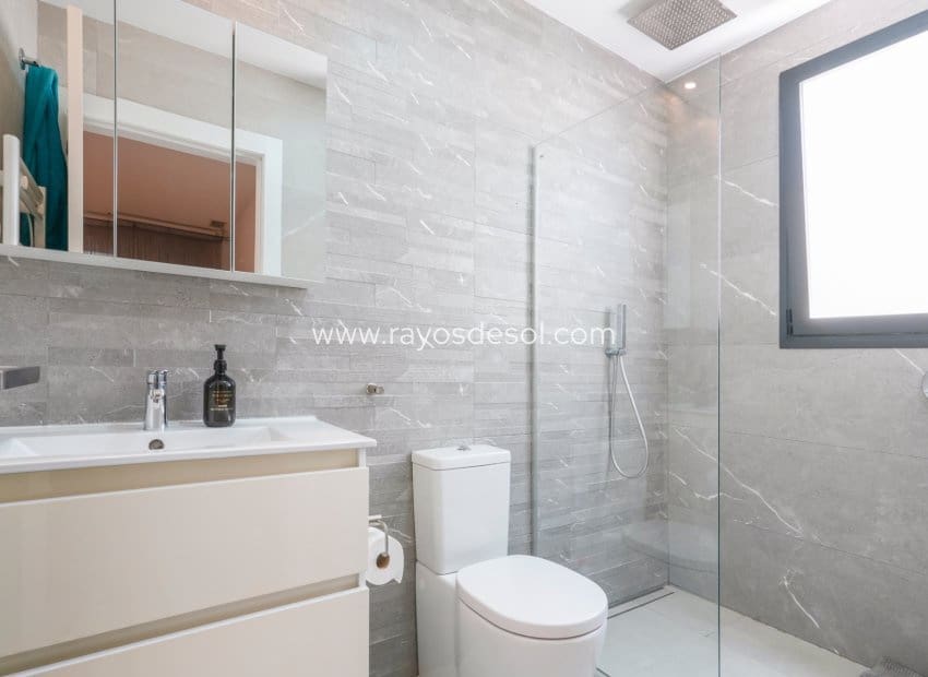 4 sypialnia Willa na sprzedaż w Benijofar z basenem - 690 000 € (Ref: 9852179)