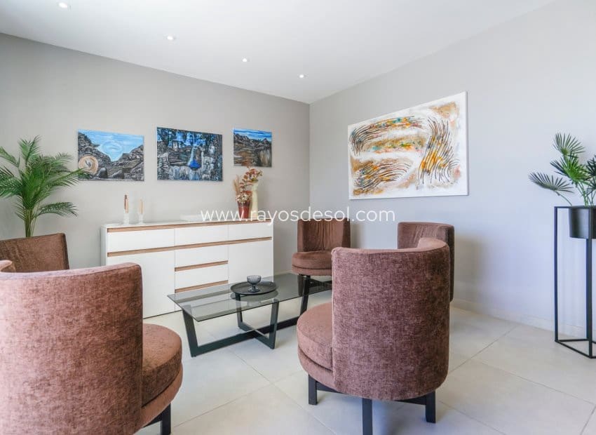 4 sypialnia Willa na sprzedaż w Benijofar z basenem - 690 000 € (Ref: 9852179)