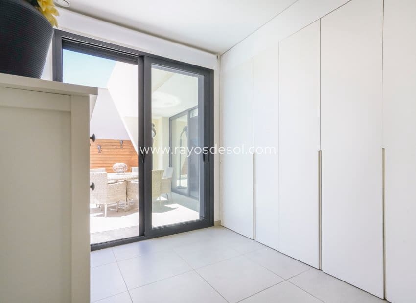 4 sypialnia Willa na sprzedaż w Benijofar z basenem - 690 000 € (Ref: 9852179)