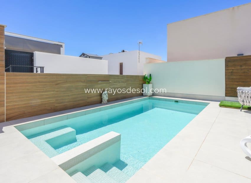 4 sypialnia Willa na sprzedaż w Benijofar z basenem - 690 000 € (Ref: 9852179)
