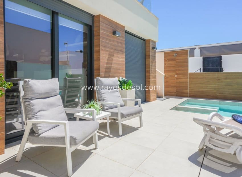 4 sypialnia Willa na sprzedaż w Benijofar z basenem - 690 000 € (Ref: 9852179)