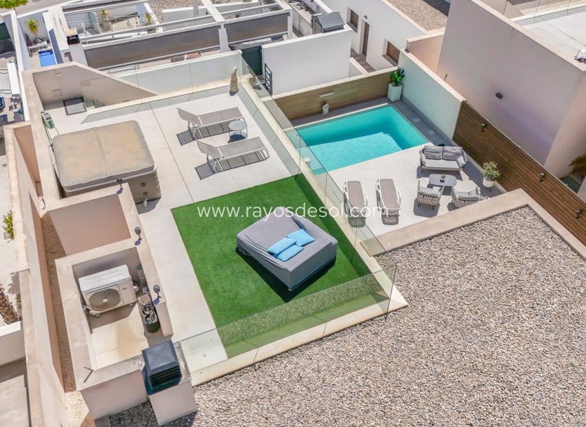 4 sypialnia Willa na sprzedaż w Benijofar z basenem - 690 000 € (Ref: 9852179)