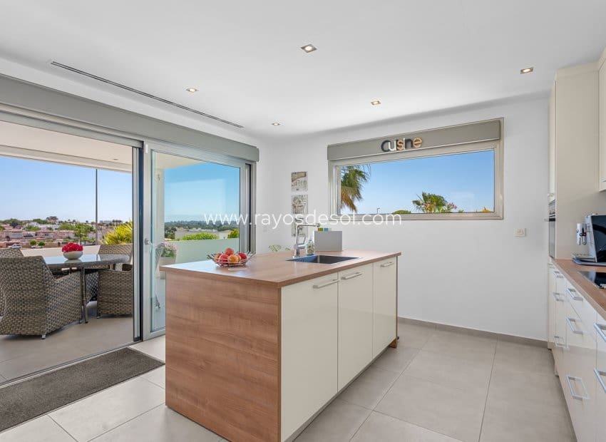 3 soveværelse Villa til salg i La Marina med swimmingpool - € 595.000 (Ref: 9852180)