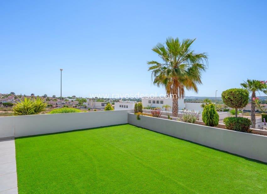 3 soveværelse Villa til salg i La Marina med swimmingpool - € 595.000 (Ref: 9852180)